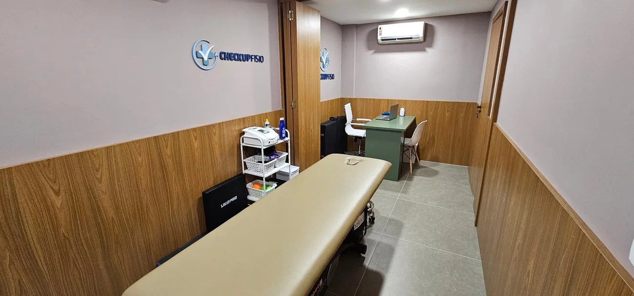 Sala de atendimento da Checkup Fisio na unidade Botafogo