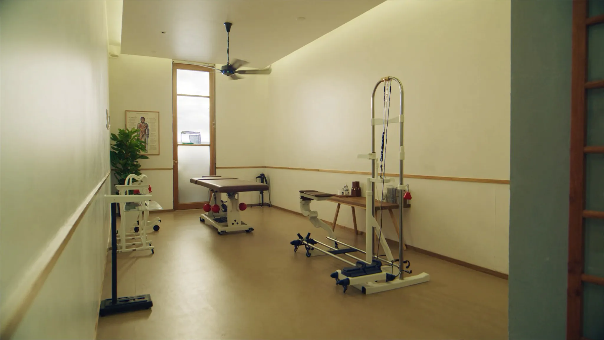Sala de atendimento da clínica Checkup Fisio na unidade Copacabana